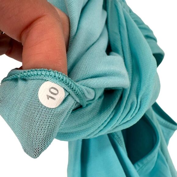 Lululemon Turbo Tank Size 10 Aqua Blue Built In Bra Active Wear Scoop Neck Top - Picture 10 of 10